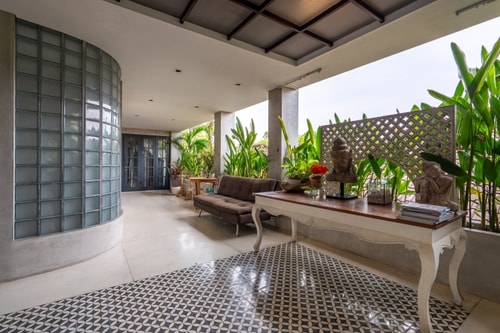 Seminyak 1BR Apart| Sleek Design & Prime Location