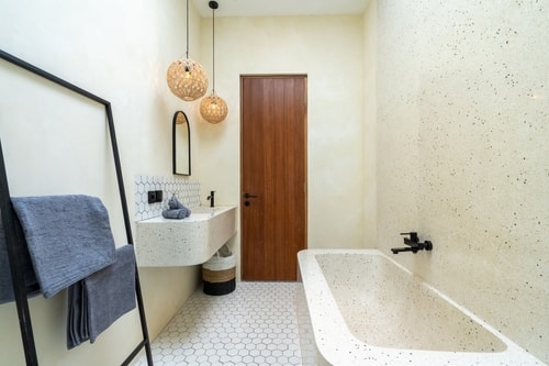 1BR Canggu Haven Villa: Romantic Pool & Bathtub