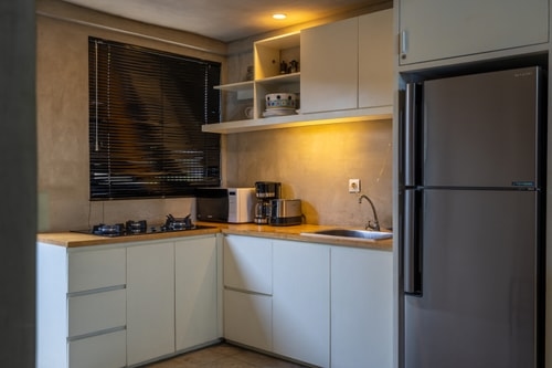 1BR Canggu Loft – Poolside BBQ & Walk to Beach