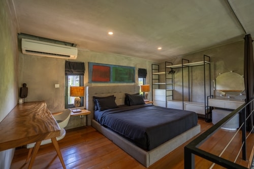 1BR Canggu Loft – Poolside BBQ & Walk to Beach