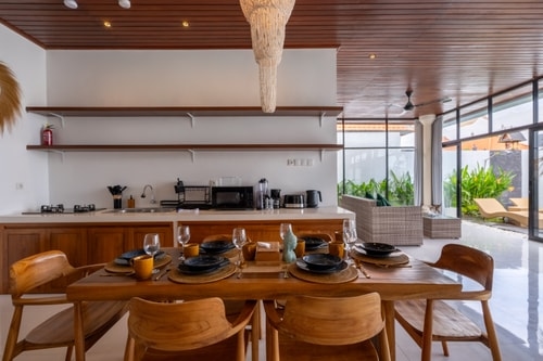 3BR Modern Luxury Villa | Near Seseh Beach & Cafés