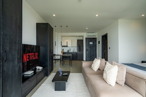 Canggu 1BR Near Batu Belig Beach | Co-working