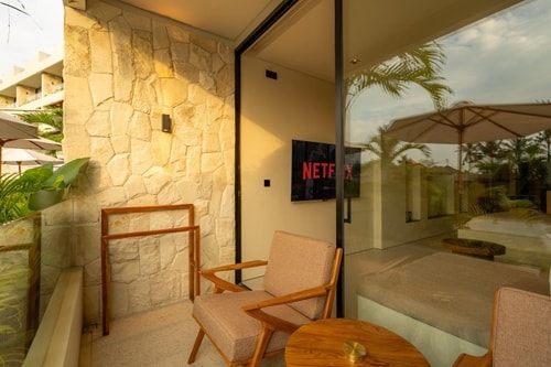 1BR Chic Canggu Paddy View Suite | Pool & Workhub