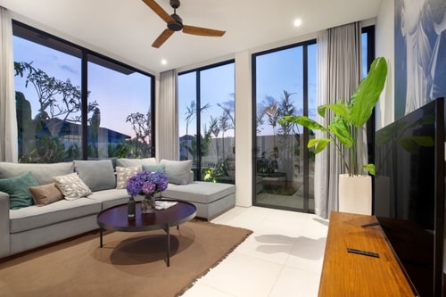 Artistic 4BR Coastal Villa w/ Infinity Pool & Sauna