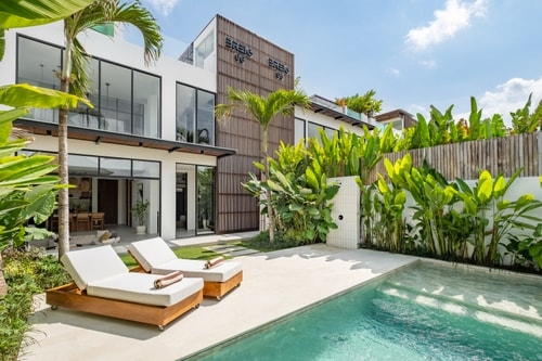 Canggu 3BR Designer Villa w Rooftop Lounge & Pool