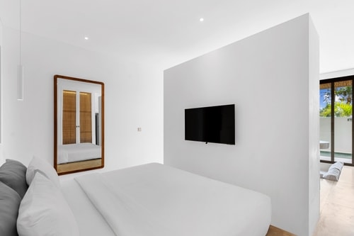 Luxe 1BR Designer Pool Villa near Pererenan Beach