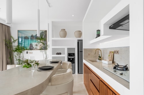 Luxe 1BR Designer Pool Villa near Pererenan Beach