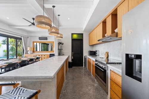 5BR Luxury Enclosed Villa with Pool & Rooftop