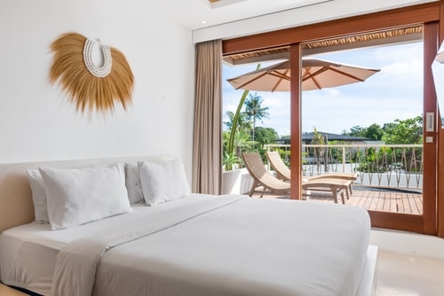 1BR Sunken Apartment | Sunset Deck & Private Pool