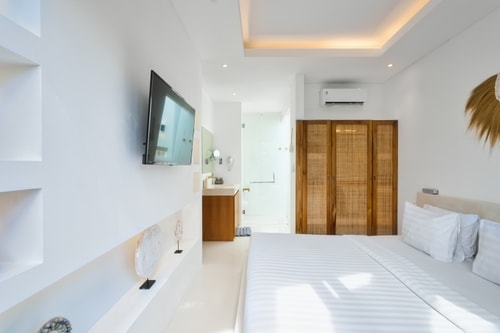Sylish Canggu 1BR Suite | Sunkissed Pool & Sofabed
