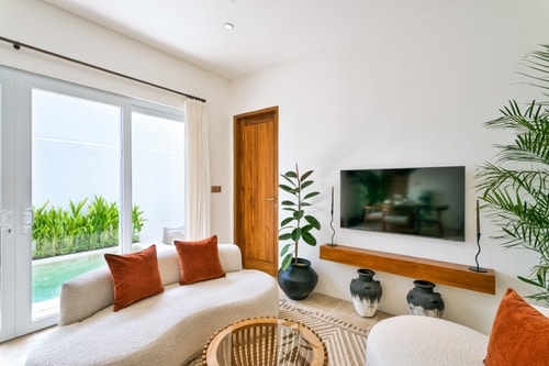 2BR Beachside Bliss with Rooftop, BBQ & Pool