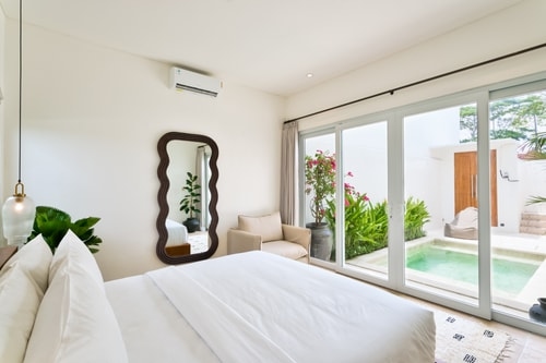 2BR Beachside Bliss with Rooftop, BBQ & Pool