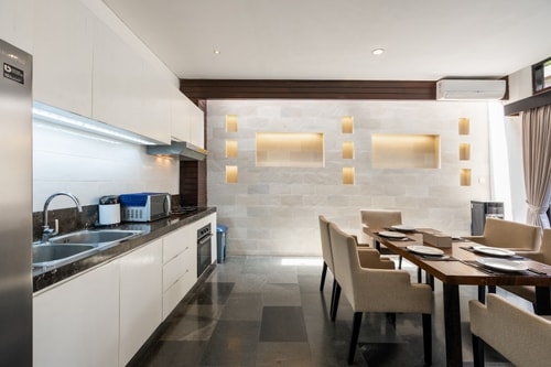 3BR Beachside Villa | Club House, Pool & Gym