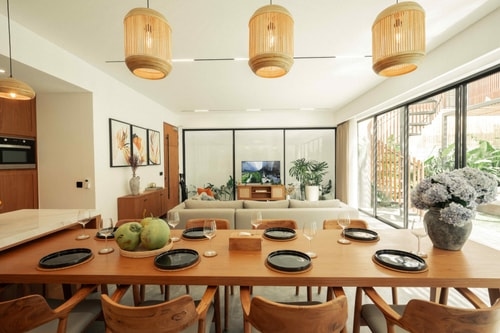 Canggu 4BR Modern Tropical VIlla w/ Pool & Rooftop