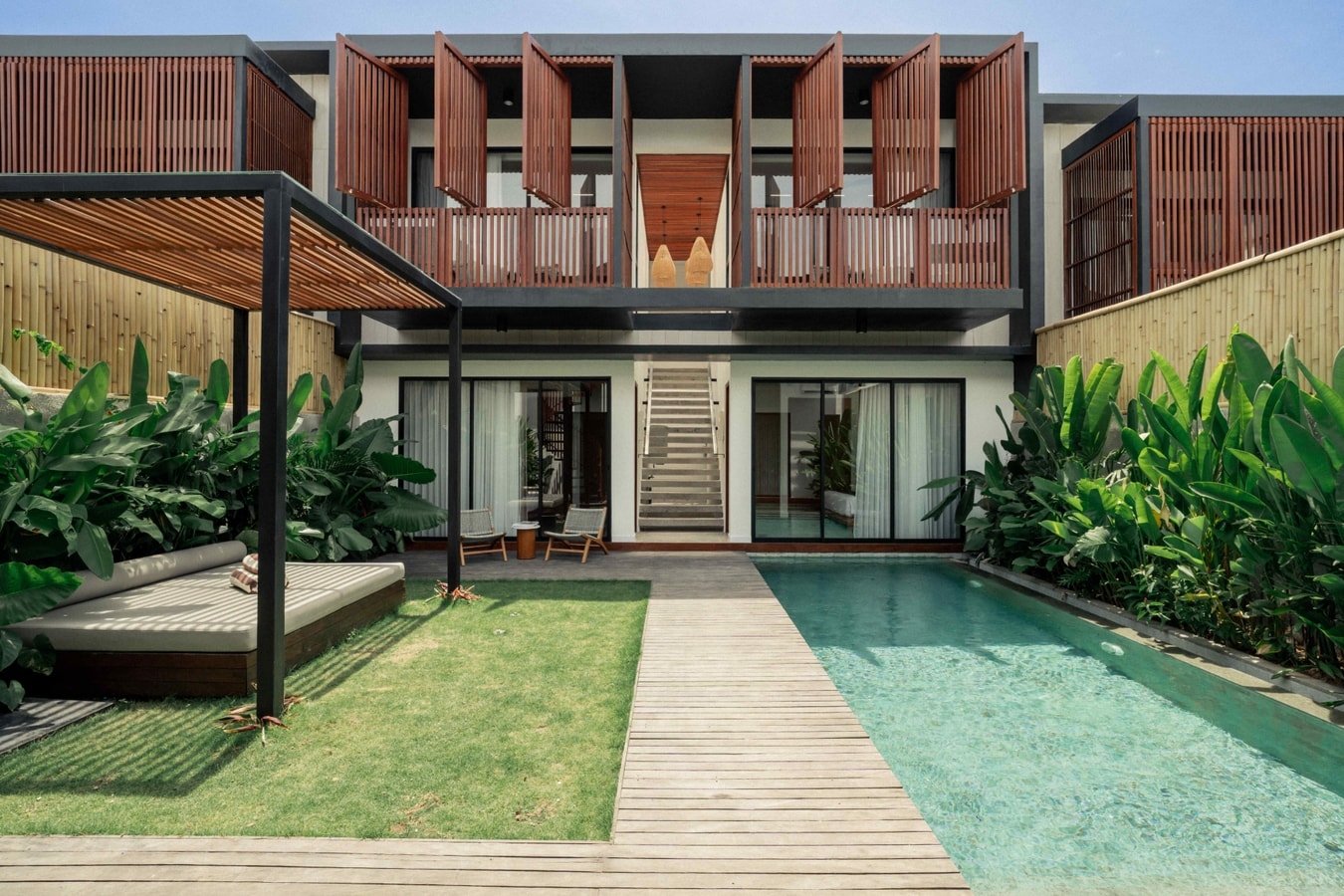 Canggu 4BR Modern Tropical VIlla w/ Pool & Rooftop