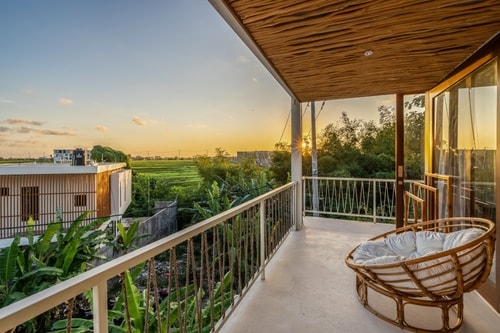 1BR Sunset Balcony Canggu Apart | Near Cafés