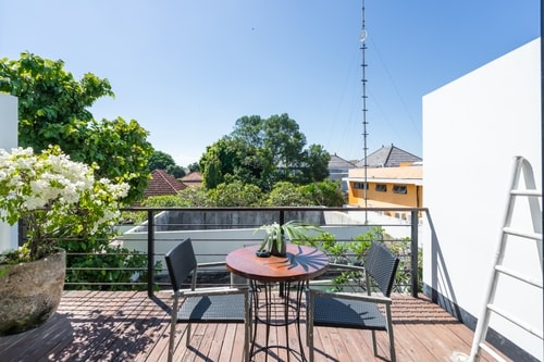 Futuristic 1BR Loft near Double Six Beach & Cafés