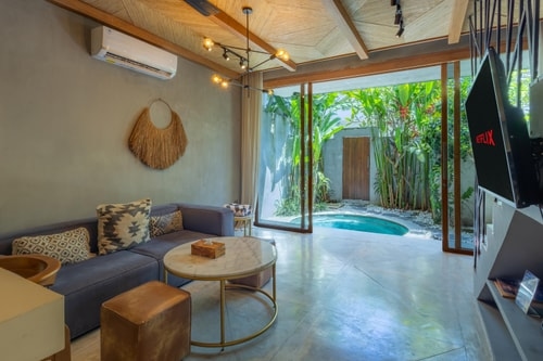 1BR Luxe Canggu Villa | Pool, Bath & Work Desk