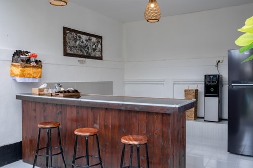 Charming 2BR Villa W/ Pool & Kitchen