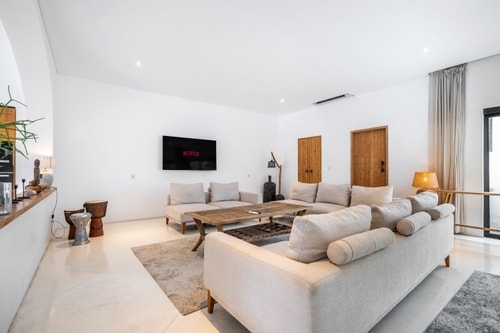 4BR Canggu Stylish Villa | Pool, Near Berawa Beach