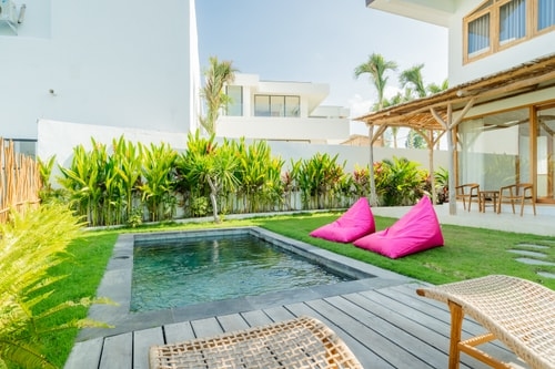 3BR Canggu Poolside Garden Villa | 9mins to Beach
