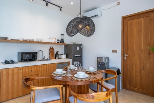 2BR Beachside Bliss with Rooftop, BBQ & Pool