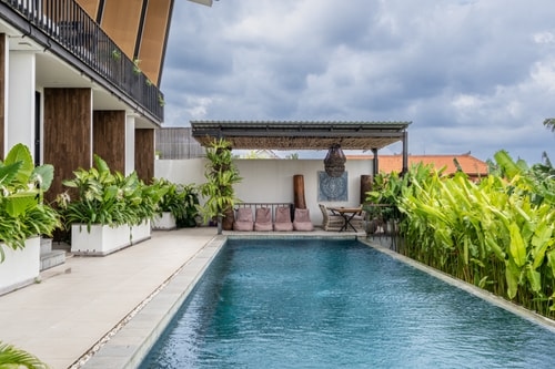 1BR Modern Loft | Pool, Near Batu Bolong Beach