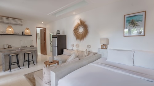 Pagi - 1BR Plunge Pool Canggu Suites w/ Terrace