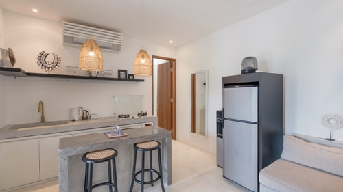 Pagi - 1BR Plunge Pool Canggu Suites w/ Terrace