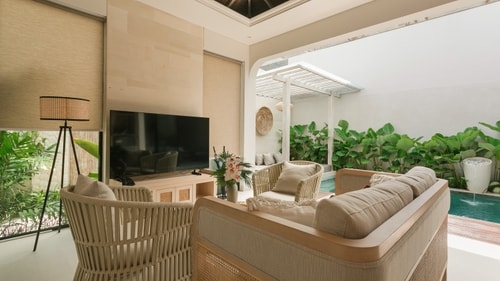 Exclusive Canggu Oasis 1BR Villa - Pool & Bath