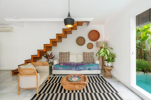 3BR Beachside Designer Villa, Walk to Beach