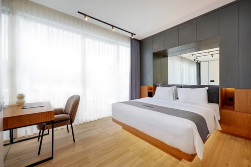 Canggu Sophisticated 2BR Villa - Pool, Near Beach