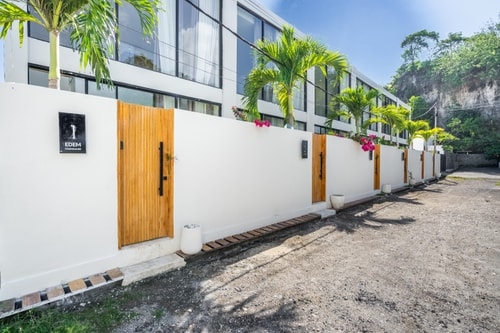 Uluwatu 1BR Serene Villa: Sleek Pool, Near Beach