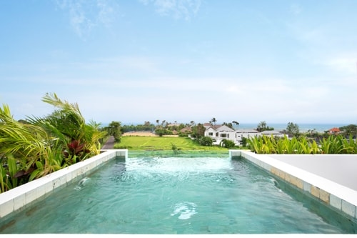 Canggu 3BR Oceanview Villa, Private Pool & Rooftop