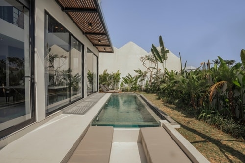 Luxurious 4BR Beachfront Canggu Villa w/ Pool