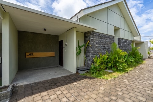 Modern 2BR Villa with Pool | 7 Mins to Beach