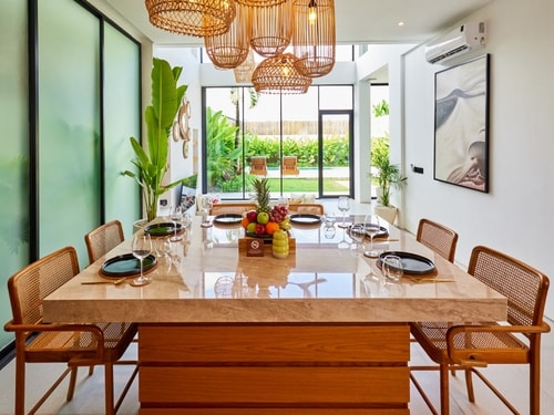 Canggu 3BR Villa w/ Rooftop & Pool, Close to Beach