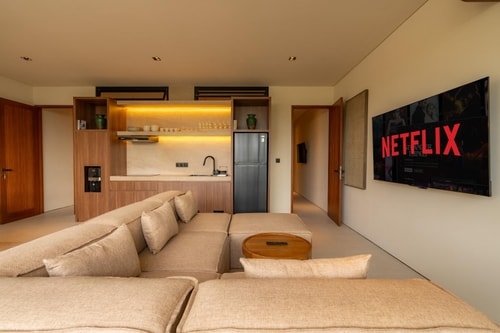 Canggu Scenic 2BR Studio w/ Balcony & Pool Access