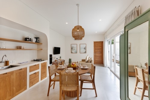 2BR Sky Lounge Uluwatu | Pool & Near Cafés