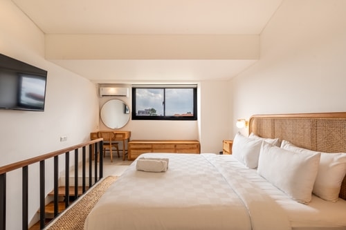 Luxe 1BR Canggu Pool Loft | Walk to Nelayan Beach