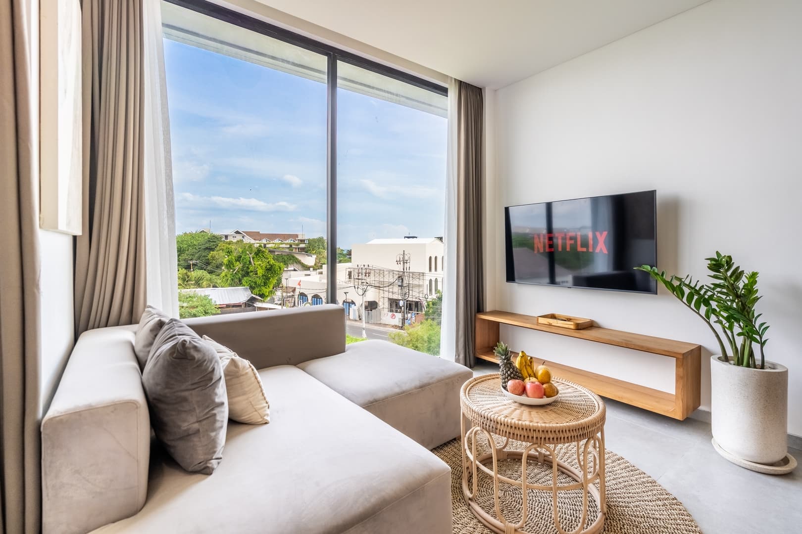 Canggu 1BR Suite | Rooftop Gym, Sauna & Pool