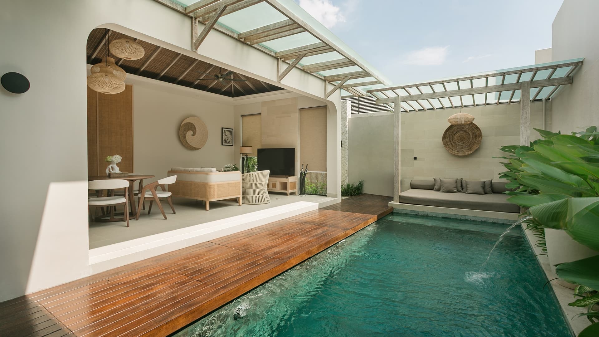 Exclusive Canggu Oasis 1BR Villa - Pool & Bath