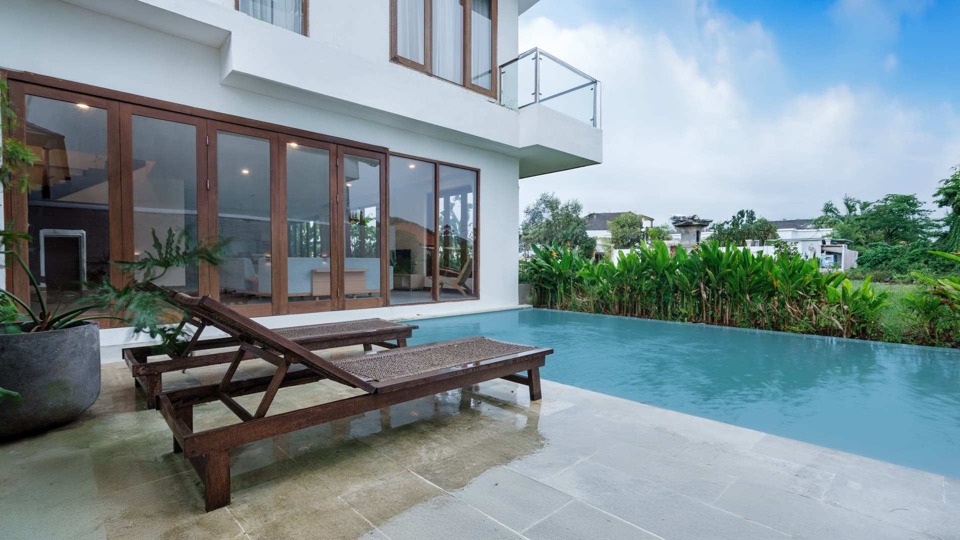 3BR Cemagi Beachside Villa | Club House Pool & Gym