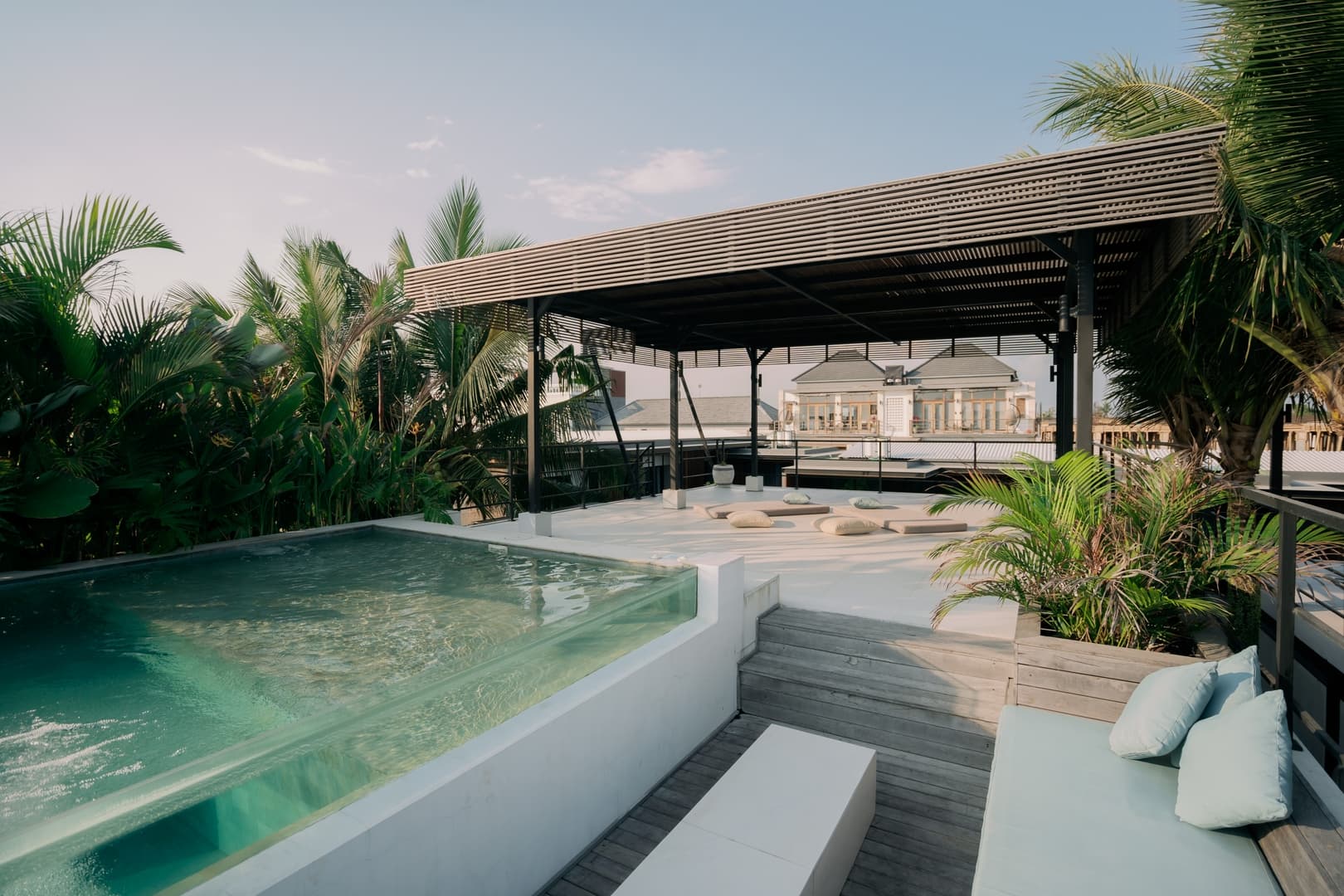 Canggu 2BR Ocean Breeze VIlla w/ Rooftop & Pool