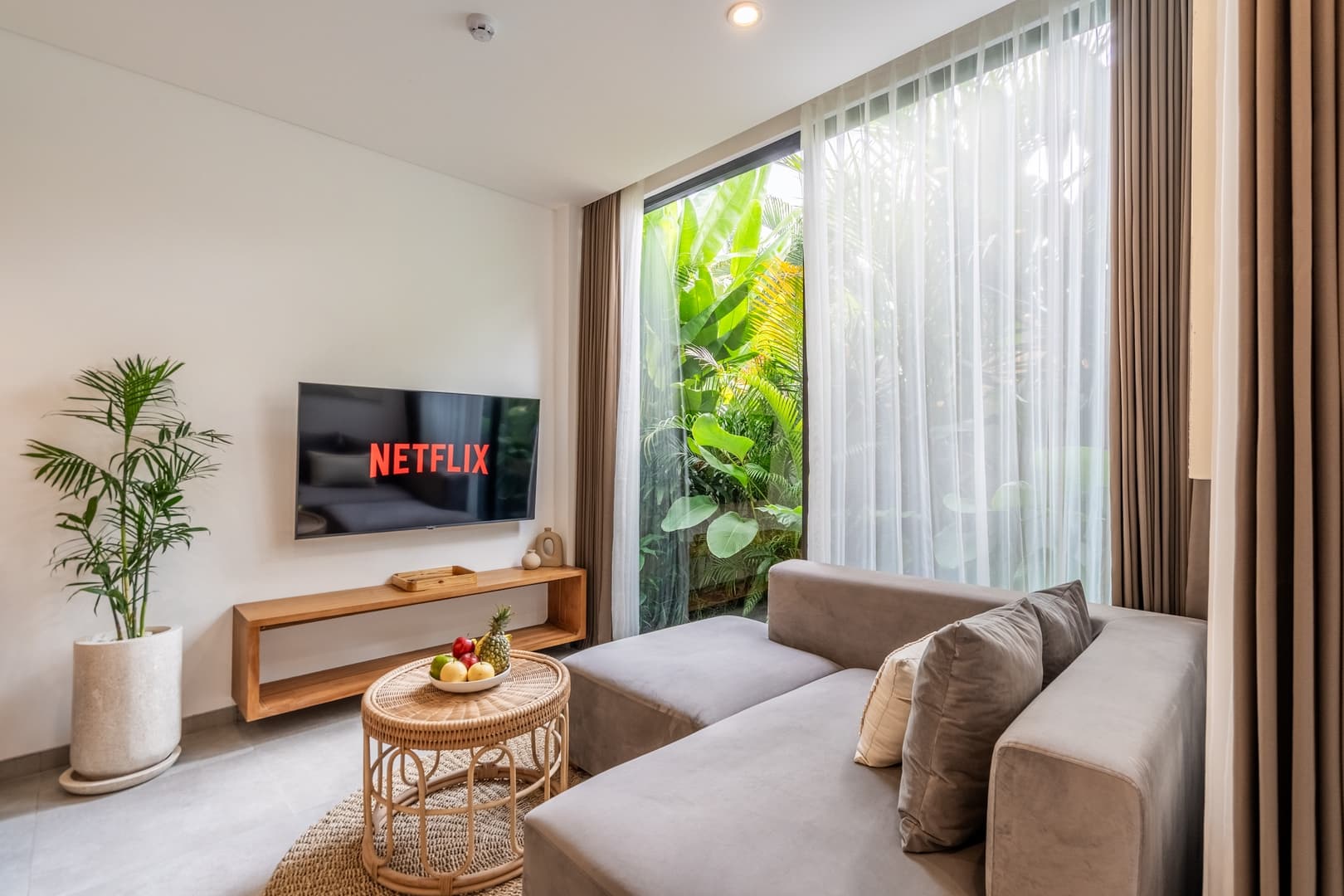 1BR Canggu Suite  - Rooftop Gym, Pool & Sauna