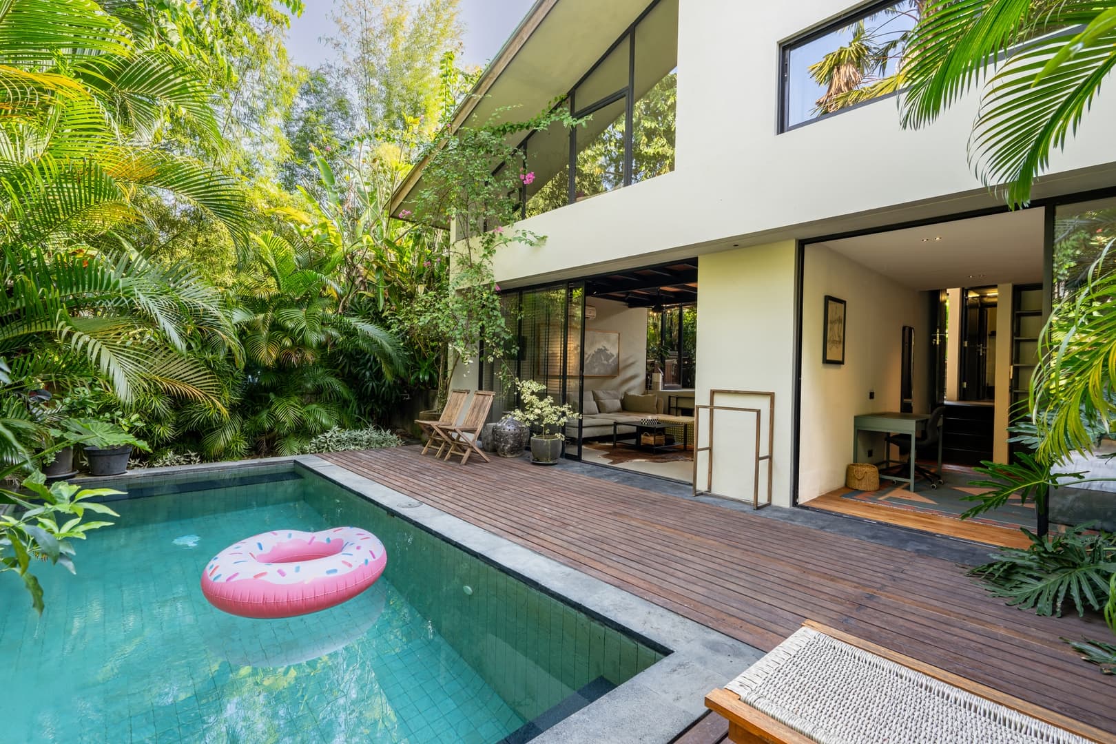 2BR Canggu Villa: Luxury Pool & Outdoor BBQ