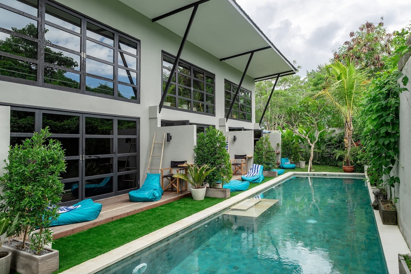 1BR Central Canggu Modern Loft – Pool & BBQ Access