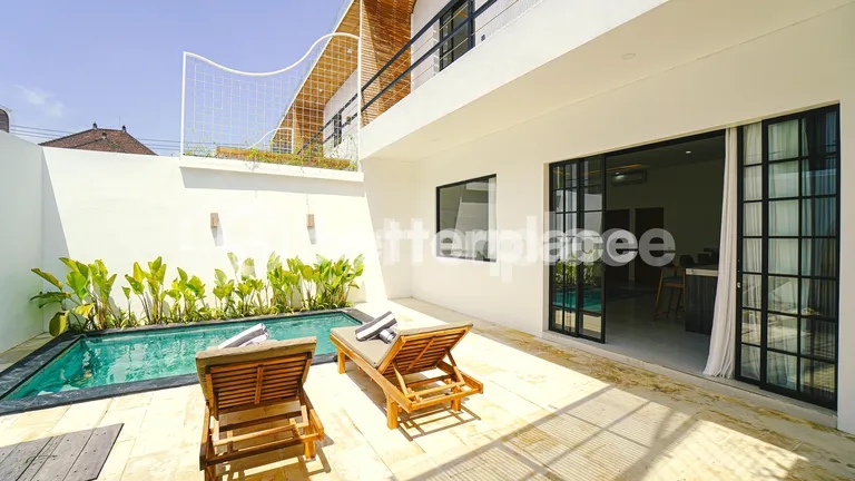 Peaceful Padonan Retreat: Spacious Leasehold Villa with Amenities Nearby