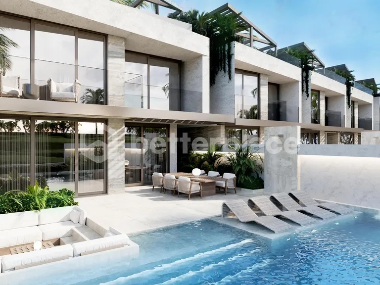 Mesmeric Rooftop Retreat: Resplendent Leasehold Residence in Canggu – Seseh