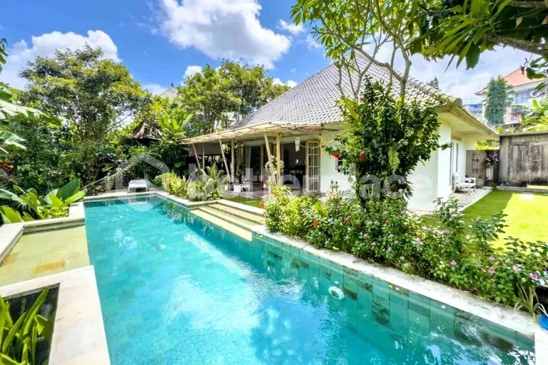 A Quiet Slice of Paradise – Contemporary 2-Bedroom Villa with Jungle Views and Easy Access to Canggu’s Best Attractions